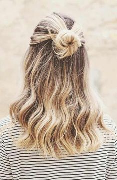 35+ Trendy ideas hairstyles for school updo easy #hairstyles Cute Medium Length Hairstyles, Easy Hairstyles Quick, Easy Hairstyles For School, Fast Hairstyles, Cute Hairstyles For Medium Hair, Back To School Hairstyles, Long Blonde