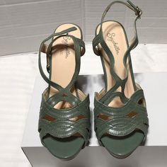 A Summer Staple. The Wedge Measures 4.5” Elegant Green Open Toe Wedge Sandals, Elegant Green Wedge Sandals For Summer, Elegant Green Wedge Sandals, Seychelles Shoes, Summer Staples, Dress Sandals, Womens Shoes Wedges, Seychelles, Leather Upper