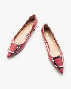 Pink Trapezoidal Buckle Flats - Front View Pink Leather Closed Toe Flats, Luxury Pink Leather Flats, Pink Slip-on Flats With Round Toe, Pink Slip-on Flats With Removable Insole, Pink Leather Slip-on Flats, Buckle Flats, Chic Flats, Festival Shoes, Elegant Flats