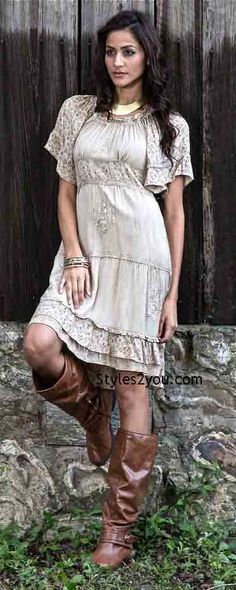 ST Ellie Vintage Boho Dress In Floral Print #vintage #inspired #lace #workofart #layers #ruffles #fun #empirewaistline #beautiful #fall2015 #relaxed Country Western Wedding Dresses, Farm Dresses, Dresses Women Over 50, Vintage Western Dress, Rider Outfit, Boho Dress Outfit, Groovy Dress, Holiday Ootd, Rodeo Dress