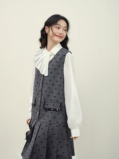 ❤ Item Size (cm)     Size Clothes length Shoulder width Bust Waist Hem size   S 86 37.2 92 93.5 203   M 87.5 38 96 97.5 208   L 89 38.8 100 101.5 213     ❤ Commodity Details     Brand KUOSE   SPU KSB2408012   Color DARK GREY   Size S,M,L   Material FABRIC: 82.3%POLYESTER 16%VISCOSE 1.7%SPANDEX(EXCEPT INTERLINING,GLUE) LINING: 100%POLYESTER   Stretch Slightly Stretchable   Thickness Routine V-neck Winter Dress With Pockets, Winter V-neck Dress With Pockets, V-neck Winter Dresses With Pockets, Fall Office Lady Dresses For Workwear, Fall Workwear Dresses For Office, Fall Office Dresses For Work, Winter Workwear Dresses With Ruffles, Fall V-neck Office Lady Dress, Winter V-neck Office Dress