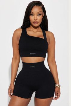 Lounge Wear Ideas, Edgy Work Outfits, Seamless Bra Top, Black Bra Top, Simply Fashion, Hot Dresses Tight, Workout Tops For Women, Cute Lazy Outfits