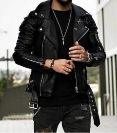 Biker Outfit Ideas, Men Casual Outfit Ideas, Boys Outfit Ideas, Outfit Idea Men, Outfits Biker, Motorcycle Boys, Mens Outfit Ideas, Biker Outfits, Biker Jacket Outfit