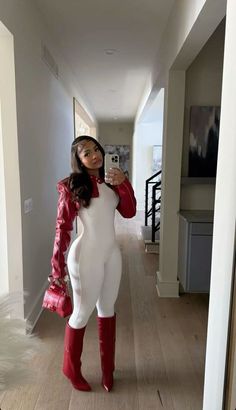 Christmas Outfit Ideas Baddie, Chill Women Outfits, Boujee Birthday Outfits Winter, Crimson Outfits For Women, Going Out Birthday Outfit Winter, Girly Hoodie Outfit, Calm Birthday Outfits Winter, Winter Fashion Outfits Street Style, Dark Skin Outfit Women