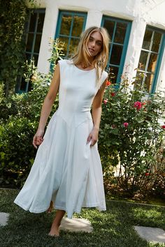 free people; fall; maxi dress; style; casual; clothes; cozy; fit; style; chic; fashion; shopping; shopping; free-est; fall; winter; warm; layering; we the free; intimately; hoodie; sundress; open back; white; flowy; Empire Waist Dress Casual, Classy And Fab, Rehearsal Dinner Dresses, Look Expensive, Sporty Sneakers, Church Dresses, Grad Dresses, Dropwaist Dress, Summer Clothing