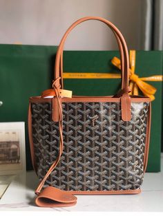 Size: Standard Size It comes with Dust box, Care manual, Tag, and Paper bag. Goyard Tote, Birkin Kelly, Goyard Bag, Brown Leather Bag, Bag Shop, Rich Life, Black Leather Bags, Dress Girl, Black Tote