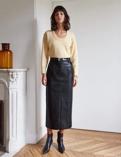 Yve Maxi Leather Skirt-BESTSELLER Leather Skirt Black, Fall Outfits Leather Skirt, Maxi Skirt Autumn Outfit, Maxi Black Leather Skirt Outfit, Leather Midi Skirt Street Style, Spring Leather Long Skirt, Leather Maxi Skirt, Chic Long Leather Skirt, Long Black Faux Leather Skirt