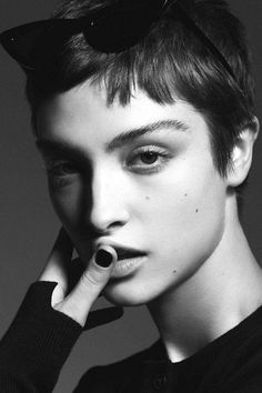 Jazzelle Zanaughtti, Classic Pixie, Pixie Crop, Magazine Fashion, V Magazine, Very Short Hair, Best Beauty Tips, Haircut For Older Women, By Max