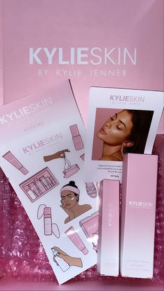 Kylie Products, Lash Marketing, Billboard Ideas, Skincare Knowledge, Makeup Birthday Party, Launch Event Ideas, Pr Package, Trajes Kylie Jenner, Kylie Makeup