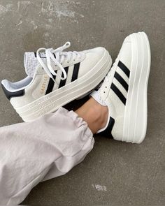 perfect casual summer shoe Adidas Gazelle Shoes, Adidas Suede, Shoes Sneakers Casual, Gazelle Adidas, Adidas Gazelle Bold, Gazelle Shoes, Dream Shoe, Shoes Sneakers White, Gazelle Bold