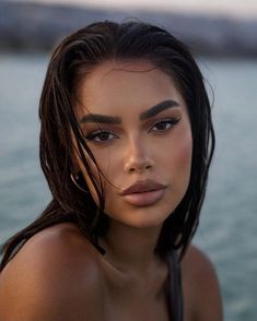 #datenightbeauty #beautyforthenight #glamdate #beautydateideas #datenightmakeup #beautyforadate #datenightlooks #beautyfordatenight #datenightbeautytips #beautyfordate Baddie Makeup, Prom Makeup, Glam Makeup, Pretty Makeup, Cute Makeup, Aesthetic Makeup, Simple Makeup