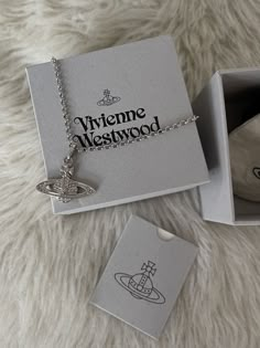 Vivienne Westwood Necklace, Westwood Necklace, Punk Mode, Image Swag, Classy Jewelry, Designer Jewellery