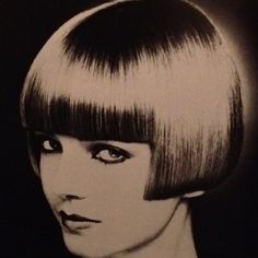 Vidal Sassoon Hair Color, One Length Bobs, Short Hair Inspiration, Shoulder Haircut, Pink Bob