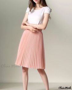 OliviaMark - Elegant Pleated Chiffon Midi Skirt featuring a Flattering A-line Silhouette Chiffon Midi Skirt, Crop Top Dress, Pleated Chiffon, Vestidos Vintage, Long Sleeve Short Dress, Skirt Skirt, Daily Dress, Bottom Clothes, Types Of Skirts