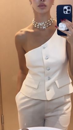 Elegant Daily Outfit, Effortlessly Chic Outfits, Classy Dress Outfits, Stylish Clothes For Women, Looks Chic, Classy Dress, Moda Fashion, Elegant Outfit, Elegant Dresses