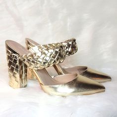 This Is A Listing Created For A Posh Show. Join A Posh Show To Learn More! Spring Party Slingback Mules, Chic Gold Mules, Gold High Heel Mules With Heel Strap, Gold High Heel Mules With 4-inch Heel, Chic Gold Pointed Toe Mules, Glamorous Gold Mules For Spring, Chic High Heel Gold Mules, Chic Gold Mules With Heel Strap, Chic Gold High Heel Mules