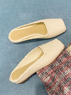 SkuCY-!144020MaterialArtificial Leather FeatureWoven , Square-Toe , Open Toe , Split-joint OccasionUrban , Vintage , Stylish Selection SeasonsSpring , Summer , Autumn TypeSlippers&Mules Heels HeightFlat (≤1cm) ColorWHITE,APRICOTSizeUS 6 | EU 36 2/3 | UK 4 | CN 36,US 6.5-7 | EU 37 1/3 | UK 4.5 | CN 37,US 7.5 | EU 38 | UK 5| CN 38,US 8 | EU 38 2/3 | UK 5.5 | CN 39,US 8.5 | EU 39 1/3 | UK 6 | CN 40 Skirt Set Two Piece, Cotton Dresses Summer, Mules Heels, Toe Slippers, Neck Wrinkles, Open Toe Slippers, Dress Stand, Polka Dress, Summer Party Dress