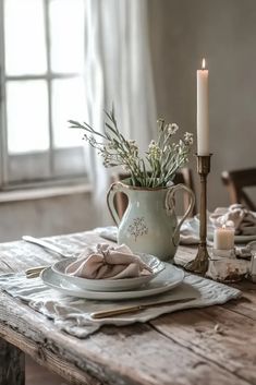 French Country Tablescapes, French Country Dining Table Decor, French Country Easter, French Country Dining Rooms, French Country Dining Table, Tiny Cottages, Country Dining Room, Tea Room Decor, Furniture Colors