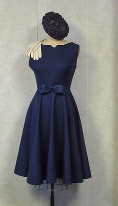 Bridesmaid dress 1 (Love the little white gloves!!!) Dresses 1950s Style, Circle Skirt Dress, Betty Draper, 50's Fashion, 1950s Style, Vintage Couture