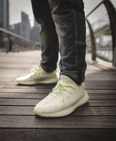 Butter Outfit, Hypebeast Sneakers, Yeezy Fashion, Male Outfits, Room Photo, Sneaker Lovers, Shoes Sneakers Nike