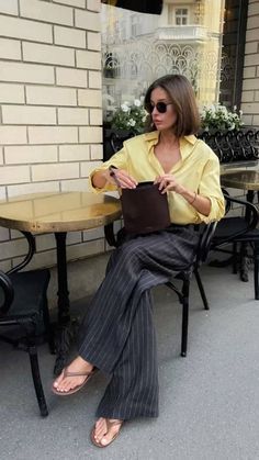 Best Winter Outfits, Stylish Coat, Midi Skirts, Winter Outfits, Winter Fashion, Midi Skirt, Tights, Skirt