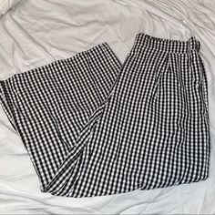 Nwt Kittenish - Jjd Wide Leg Cropped Pants In A Gingham Pattern With Zipper Closure -Matching Top In My Closet As Well :) Xxl Casual Wide Leg Gingham Bottoms, Casual Gingham Wide Leg Bottoms, Gingham Bottoms With Pockets For Picnic, Plaid Cotton Bottoms For Picnic, Gingham Wide Leg Cotton Bottoms, Gingham Cotton Wide Leg Bottoms, High Waist Plaid Bottoms For Picnic, Casual High Waist Gingham Pants, Casual Plaid Pants For Picnic