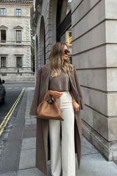 23 Chic Fall Work Outfits & Business Casual Outfits for Autumn Corporate Attire, Chic Fall Outfits, Corporate Outfits, Paris Outfits, Fall Outfits For Work, Looks Street Style, Minimal Chic, Work Outfits Women, Autumn Outfit