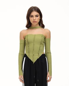 Product Details:Halter top with long sleevesLength:NormalSleeve Length:Long sleevesMaterials:95% Polyester + 5% Spandex Skirt Heels, Outfit 90s, 90s Hip Hop Fashion, Knit Midi, Knit Midi Dress, Hip Hop Fashion, Corset Top, Grunge Fashion, Halter Top