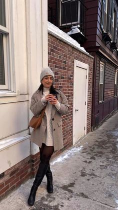 Nyc Winter Outfits, New York Outfit, Ny Outfits, New York Outfits, New York Winter, Europe Outfits, Winter Fashion Outfits Casual, Beige Outfit