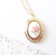 Vintage Rose Locket Necklace 16k Gold Plated - Gold Locket - Oval Locket - Keepsake - Vintage Limoges Rose Locket, Gold Diamond Heart Necklace, Rose Gold Locket, Keepsake Necklace, Diamond Star Necklace, Vintage Locket, Coral Rose, Oval Locket, Glass Locket