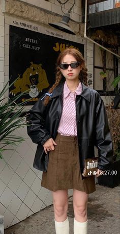 Pose 28, Tokyo Outfits, Japan Fits, Clueless Outfits, Pics Inspo, Nice Clothes, Fashion Photography Inspiration, Fashion Baby, How To Pose