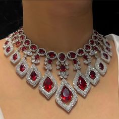 Heavy Necklace Indian Bridal Jewelry, Diamond Necklace Set Bridal, Reception Jewellery, Ruby Necklace Designs, African Woman Art, Diy Wedding Hair, Diamond Wedding Jewelry, Queen Jewelry