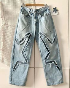 Streetwear Fashion Png, Custom Pants Ideas, Upcycled Fashion Diy Ideas, Jeans Makeover, Upcycled Pants, Custom Jeans Diy, Jean Diy, Denim Diy Clothes, Custom Pants