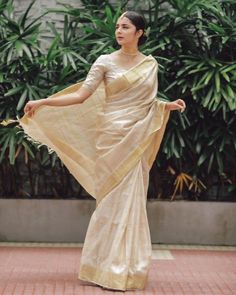 Blouse Designs For Kasavu Saree, Onam Saree Blouse Ideas 2023, Modern Onam Outfits Ideas, Onam Outfits Ideas 2023, Onam Saree Kerala Blouse, Onam Set Saree, Onam Saree Modern