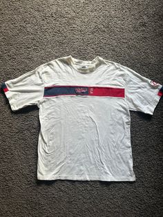 Minnesota Twins white oversized tee. some super light spots but hardly noticeable.   see photos for details and please reach out with any questions.  thanks! 90s Style White Short Sleeve T-shirt, White Short Sleeve T-shirt With 90s Style, White Short Sleeve T-shirt 90s Style, White 90s Style Crew Neck Top, Vintage White Crew Neck T-shirt, Sawyer Brown, Brown Crewneck, Vintage Minnesota, Vintage Twins