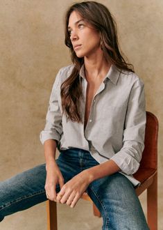 Tomboy Shirt - Stripes Ecru / Blue - Cotton - Sézane Headshot Outfit, Tomboy Shirts, Blouse Style, Autumn Clothes, Embroidered Denim, Button Front Shirt, Spring 2023, White Shirts, Fall 2023