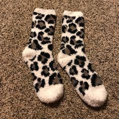 Very Soft And Comfy. Great Condition. Never Been Worn. Brand New. Fur Socks, Pca Skin Care, Yellow Sunglasses, Halloween Mummy, Brown Fur, Fuzzy Socks, Cotton Apron, Sweater Set, Cool Socks