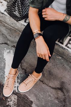 Apple Watch Outfits Women Black, Apple Watch Street Style, Nude Sneakers Outfit, Apple Watch Outfits Women, Apple Watch Style Women, Apple Watch Women, Nordstrom Nike, Platforms Outfit, Nude Sneakers