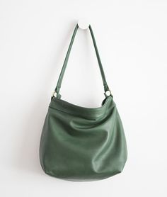 Green leather purse - Everyday leather bag - Leather hobo bag #Laroll Green Hobo Bag With Adjustable Strap For On-the-go, Green Crossbody Hobo Bag For Travel, Everyday Hobo Shoulder Bag With Detachable Strap, Everyday Shoulder Bag With Detachable Strap, Hobo Shape, Versatile Green Crossbody Hobo Bag, Green Crossbody Hobo Bag For Daily Use, Everyday Green Hobo Bag With Adjustable Strap, Green Hobo Shoulder Bag For Errands, Green Leather Hobo Bag With Adjustable Strap