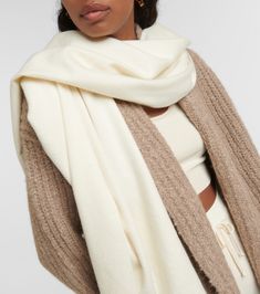 Cocooning cashmere scarf | Loro Piana Soft Knit Cashmere Scarf For Fall, Soft Knit Cashmere Scarves For Fall, Elegant Beige Wool Scarf, Winter Cream Pashmina Shawl, Beige Cashmere Scarves For Fall, Chic Cashmere Scarves For Fall, Winter Cashmere Shawl For Layering, Chic Fall Cashmere Scarves, Cream Wool Scarf For Fall