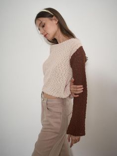 Composition : polyester 100%Color : Beige & BrownCountry of Origin : Republic of Korea Brown Chunky Knit Top, Trendy Brown Knit Top For Layering, Cozy Brown Knitted Top, Brown Soft Knit Top For Layering, Trendy Brown Chunky Knit Top, Brown Textured Knit Top For Layering, Trendy Beige Chunky Knit Top, Trendy Chunky Knit Beige Tops, Brown Textured Knit Sweater For Spring