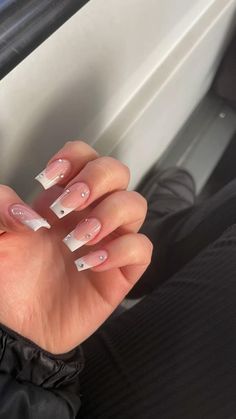 French With Rhinestones, Ongles Bling Bling, Acrylic Nails French, Unghie Sfumate, Tapered Square Nails, White Acrylic Nails, Simple Acrylic Nails, French Tip Acrylic Nails, French Acrylic Nails