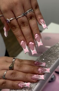 Dramatic Pink Nails, Classy Bling Nails, Sza Nails Acrylic, Pink Blinged Out Nails, Birthday Bling Nails, Birthday Nails Square, Gold And Pink Nails, Pink Birthday Nails, Blinged Out Nails