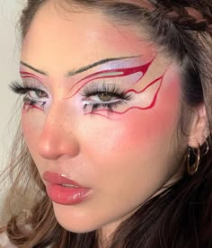 Makeup Suggestions, Maquillage On Fleek, Red Eyeliner, Make Up Inspiration, Graphic Makeup, Rave Makeup, Alternative Makeup, Cool Makeup Looks, Ethereal Makeup