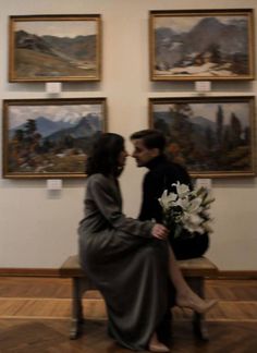 Love pictures Romantic Museum Aesthetic, Elegant Pre Wedding Photoshoot, Artist Couple Photography, Couple At Museums, Met Engagement Shoot, Aesthetic Couple Date Ideas, Aesthetic Prenup Photos, Couple Painting Together Aesthetic, Couples Museum Aesthetic