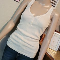 Super Cute And Comfortable Has String On The Front Inside Of Tank Not Sure What It Is Used For Off White Stretch Casual Top, Casual Off White Stretch Top, Casual Off-white Stretch Top, Casual Cream Tank Top For Everyday, Free People Tank, White Cream, Cream White, Free People Tops, Free People