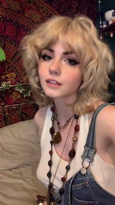 Short Hair Natural Waves, 90s Skater Haircut, Female Face Claims Short Hair, Shag Hair Styling, Wavy Short Blonde Hair, Short Blonde Fluffy Hair, Alt Shag Haircut, Women Hair Aesthetic, Trans Girl Hairstyles