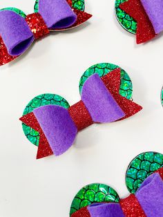 Looking for a cute hair accessory for your next trip to Disney?! Check out this handmade hair bow inspired by The Little Mermaid. It's approximately 3 1/4" wide and can be clipped onto any available hardware. Mermaid Ears, Mermaid Christmas, Bow Headband Hairstyles, Handmade Hair Bows, Princess Hairstyles, Mermaid Princess, Ear Hair, Cute Hair, Mermaid Hair