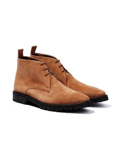 It is a stylish chukka boots in classic casual mood. The straight and sophisticated silhouette makes the shoes unique.- Vibram commando sole- High quality suede leather- Straight shape- Shoelace Classic Lace-up Desert Boots With Vibram Sole, Suede Lace-up Boots With Rubber Sole And Plain Toe, Suede Lace-up Chukka Boots For Work, Business Chukka Boots With Stitched Sole, Business Lace-up Chukka Boots With Stitched Sole, Fall Chukka Boots With Leather Sole For Derby, Business High-top Chukka Boots With Leather Sole, Leather Chukka Boots With Lug Sole Plain Toe, Leather Chukka Boots With Lug Sole