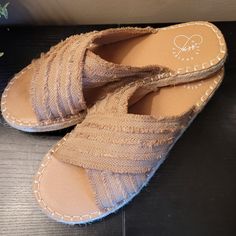 Brand New Oasis Society Beach Sandals. Size 8.5 Stickers Still On The Bottom Of Each Shoe. Never Worn. I Do Not Have A Tag On These Attached. Super Cute And Comfortable For The Summer Season! Gucci High Top Sneakers, Gucci High Tops, Louis Vuitton Trainers, Brown Trainers, Tan Wedge Sandals, Pink Espadrilles, Gold Espadrilles, Chanel Espadrilles, Blue Espadrilles